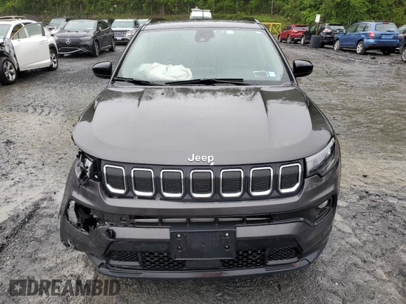 2022 Jeep Compass Latitude Lux with VIN 3C4NJDFB7NT181210, listed as a Copart auction lot 56171175 with 42,794 mi miles and Salvage title. Bid and sale history available at DreamBid. Image 5.