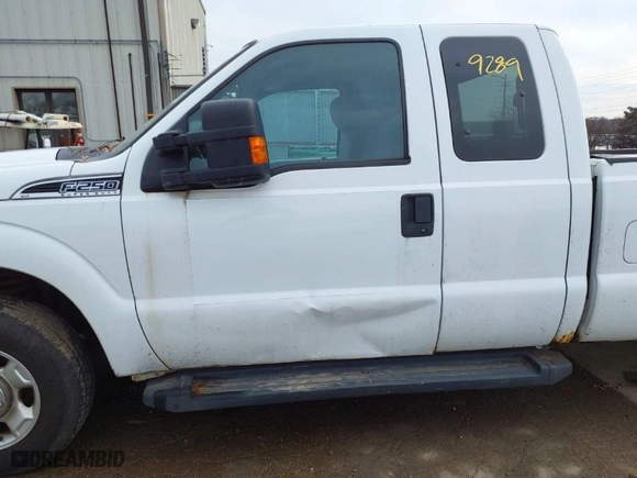 2011 Ford Super Duty F-250 SRW XL with VIN 1FT7X2A6XBEA52525, listed as a IAAI auction lot 41589289 with 313,380 mi miles. Bid and sale history available at carsss.com. Image 6.
