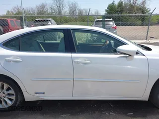 2014 Lexus ES 300h with VIN JTHBW1GG9E2068257, listed as a IAAI auction lot 42043095 with 130,560 mi miles and . Bid and sale history available at DreamBid. Image 13.