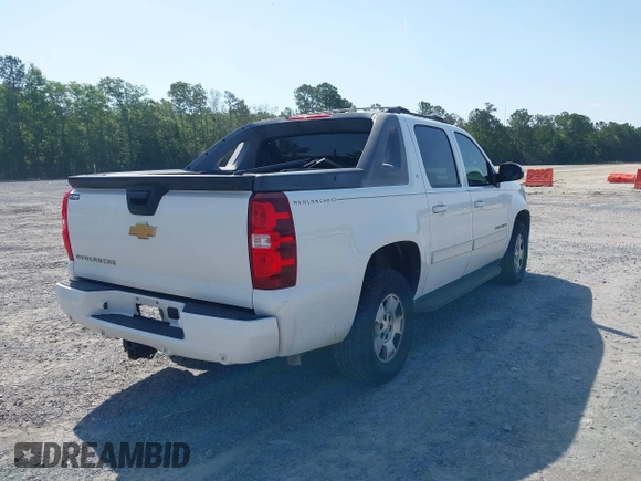 2012 Chevrolet Avalanche LT with VIN 3GNMCFE08CG207148, listed as a IAAI auction lot 42281392 with 184,219 mi miles and . Bid and sale history available at DreamBid. Image 4.