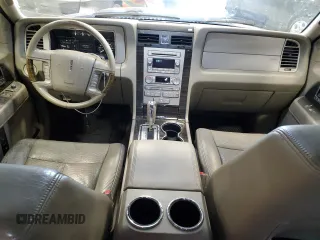 2010 Lincoln Navigator z VIN 5LMJJ2J50AEJ05769, wystawiony jako Copart lot #41848205 z przebiegiem 164 936 mil mil oraz Nie do naprawy • Non repairable. Historia ofert i sprzedaży dostępna na DreamBid. Obrazek 8.