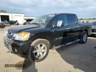 2015 Nissan Titan SV z VIN 1N6BA0ED9FN509000, wystawiony jako Copart lot #81986934 z przebiegiem 121 338 mil mil oraz Szkoda całkowita • Salvage title. Historia ofert i sprzedaży dostępna na DreamBid. Obrazek 1.