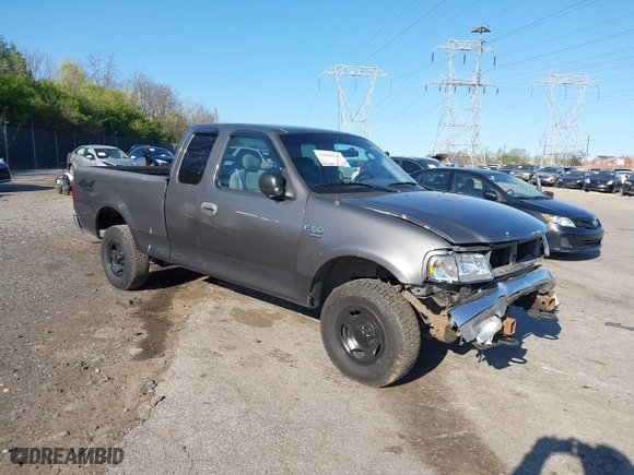 2004 Ford F-150 Heritage XL with VIN 2FTRX18W34CA97890, listed as a IAAI auction lot 42060361 with 177,385 mi miles. Bid and sale history available at carsss.com. Image 1.