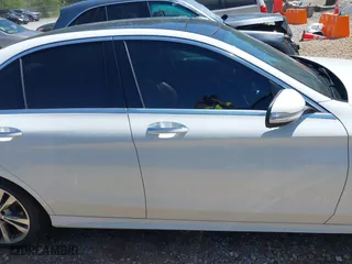 2015 Mercedes-Benz C-Class C 300 with VIN 55SWF4JB2FU089272, listed as a IAAI auction lot 42025646 with 164,358 mi miles. Bid and sale history available at carsss.com. Image 13.