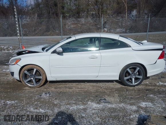 2013 Volvo C70 T5 with VIN YV1672MC5DJ142005, listed as a IAAI auction lot 41634212 with 94,435 mi miles. Bid and sale history available at carsss.com. Image 14.
