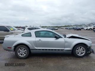 2007 Ford Mustang Deluxe with VIN 1ZVFT80N575245396, listed as a IAAI auction lot 41889599 with 319,148 mi miles. Bid and sale history available at carsss.com. Image 14.