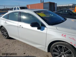 2019 Toyota Avalon XLE with VIN 4T1BZ1FB2KU008198, listed as a IAAI auction lot 41144894 with 90,477 mi miles. Bid and sale history available at carsss.com. Image 13.
