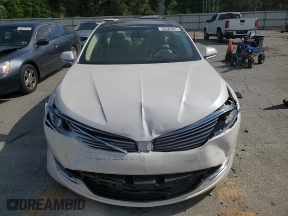 2015 Lincoln MKZ with VIN 3LN6L2GK7FR607330, listed as a Copart auction lot 52520855 with 33,743 mi miles and Salvage title. Bid and sale history available at DreamBid. Image 5.