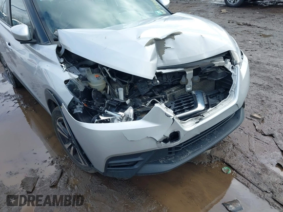 2018 Nissan Kicks S with VIN 3N1CP5CU6JL536379, listed as a IAAI auction lot 41523736 with 110,621 mi miles. Bid and sale history available at carsss.com. Image 6.