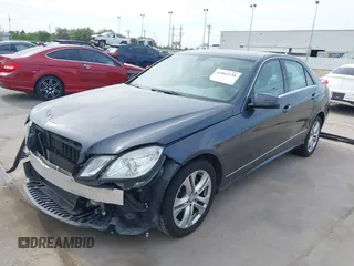 2011 Mercedes-Benz E-Class E 350 Luxury with VIN WDDHF5GB3BA276245, listed as a IAAI auction lot 42062138 with 112,979 mi miles. Bid and sale history available at carsss.com. Image 18.
