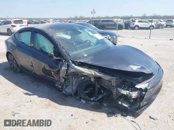 2024 Tesla Model 3 z VIN 5YJ3E1EA5RF843972, wystawiony jako IAAI lot #41873089 z przebiegiem 9 788 mil mil oraz . Historia ofert i sprzedaży dostępna na DreamBid. Obrazek 1.