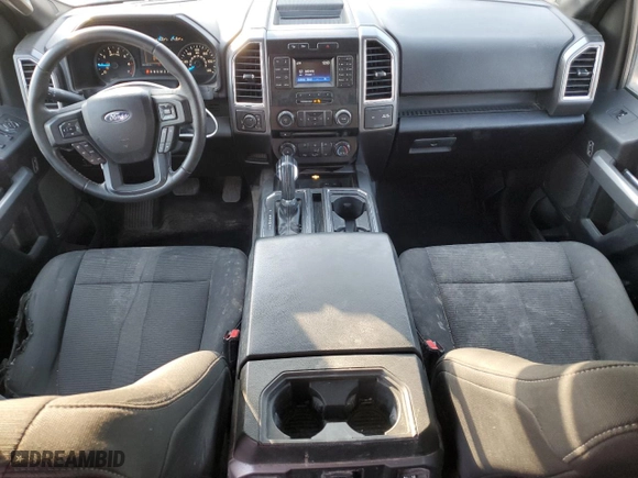 2015 Ford F-150 XLT w/HD Payload Pkg with VIN 1FTFW1EG4FKE41390, listed as a Copart auction lot 52600835 with 264,765 mi miles and Clean Title. Bid and sale history available at carsss.com. Image 8.