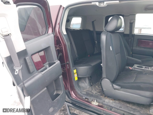 2007 Toyota FJ Cruiser with VIN JTEBU11FX70020977, listed as a IAAI auction lot 41603267 with 163,858 mi miles. Bid and sale history available at carsss.com. Image 8.