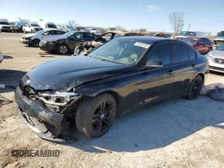 2017 BMW 3 Series 320i z VIN WBA8E1G31HNU17195, wystawiony jako Copart lot #49339405 z przebiegiem 146 585 mil mil oraz Szkody całkowita. Historia ofert i sprzedaży dostępna na DreamBid. Obrazek 1.