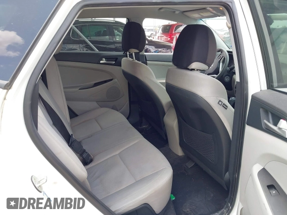 2020 Hyundai Tucson SE z VIN KM8J23A45LU212774, wystawiony jako IAAI lot #42100221 z przebiegiem 78 002 mil mil oraz . Historia ofert i sprzedaży dostępna na DreamBid. Obrazek 8.