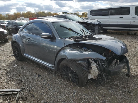 2012 Volkswagen Beetle 2.5L with VIN 3VWJX7AT9CM643253, listed as a Copart auction lot 75491364 with 0 mi miles and Clean Title. Bid and sale history available at carsss.com. Image 4.
