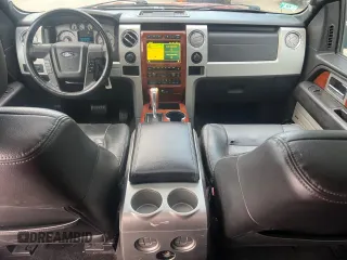 2009 Ford F-150 XL z VIN 1FTPW14V89FB39943, wystawiony jako Copart lot #59235275 z przebiegiem 231 201 mil mil oraz Czysty tytuł • Clean title. Historia ofert i sprzedaży dostępna na DreamBid. Obrazek 9.
