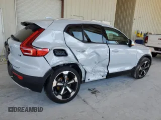2022 Volvo XC40 Momentum with VIN YV4162UK4N2782984, listed as a Copart auction lot 57573245 with 19,865 mi miles and Salvage title. Bid and sale history available at DreamBid. Image 3.