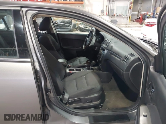 2010 Ford Fusion SEL with VIN 3FAHP0CGXAR272036, listed as a IAAI auction lot 41734766 with 200,992 mi miles. Bid and sale history available at carsss.com. Image 5.