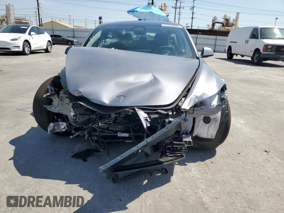 2024 Tesla Model 3 z VIN 5YJ3E1EA8RF870082, wystawiony jako Copart lot #51914895 z przebiegiem 4 353 mil mil oraz Szkoda całkowita • Salvage title. Historia ofert i sprzedaży dostępna na DreamBid. Obrazek 5.