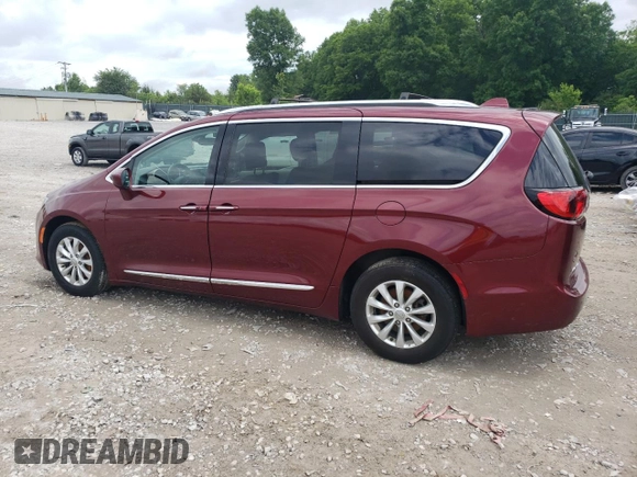 2018 Chrysler Pacifica Touring L Plus z VIN 2C4RC1EG4JR144152, wystawiony jako Copart lot #56866345 z przebiegiem 164 539 mil mil oraz Czysty tytuł • Clean title. Historia ofert i sprzedaży dostępna na DreamBid. Obrazek 2.