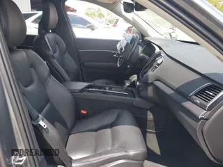 2020 Volvo XC90 Momentum z VIN YV4A221K9L1620562, wystawiony jako IAAI lot #42186536 z przebiegiem 173 383 mil mil oraz . Historia ofert i sprzedaży dostępna na DreamBid. Obrazek 5.