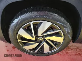 2024 Volkswagen Atlas SE with VIN 1V2HR2CA0RC555310, listed as a IAAI auction lot 42726962 with 18,978 mi miles and . Bid and sale history available at DreamBid. Image 22.