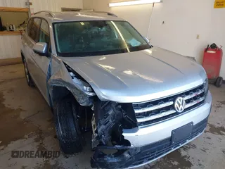 2019 Volkswagen Atlas SE with VIN 1V2LR2CA2KC533079, listed as a IAAI auction lot 41352399 with 88,826 mi miles and . Bid and sale history available at DreamBid. Image 1.