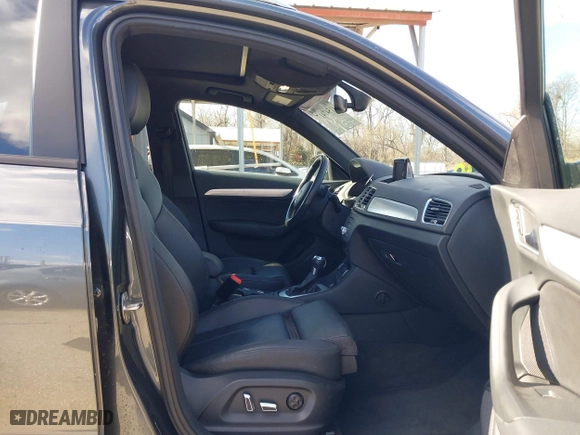 2018 Audi Q3 Premium with VIN WA1ECCFS0JR028296, listed as a IAAI auction lot 41547417 with 75,798 mi miles. Bid and sale history available at carsss.com. Image 5.