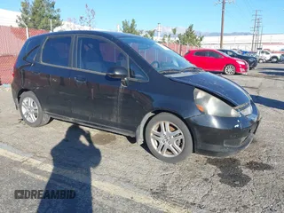 2007 Honda Fit z VIN JHMGD38467S062303, wystawiony jako IAAI lot #41033089 z przebiegiem 270 488 mil mil oraz . Historia ofert i sprzedaży dostępna na DreamBid. Obrazek 1.