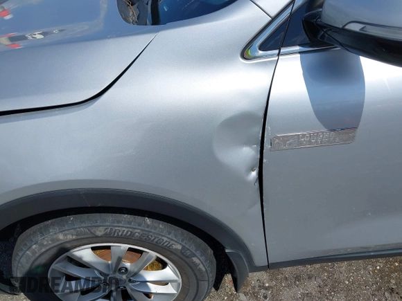 2017 Kia Sorento LX with VIN 5XYPG4A37HG243532, listed as a IAAI auction lot 42088741 with 171,350 mi miles. Bid and sale history available at carsss.com. Image 17.