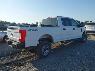 2019 Ford F-250 XL with VIN 1FT7W2B65KEE88135, listed as a IAAI auction lot 42452346 with 94,142 mi miles and . Bid and sale history available at DreamBid. Image 4.