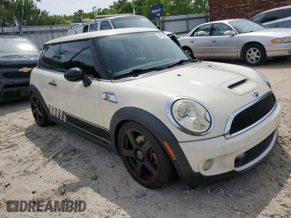 2007 MINI Hardtop S with VIN WMWMF73527TT83851, listed as a Copart auction lot 54740125 with 140,296 mi miles and Clean Title. Bid and sale history available at DreamBid. Image 4.
