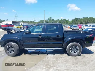 2015 Toyota Tacoma z VIN 3TMLU4EN3FM186765, wystawiony jako IAAI lot #42235553 z przebiegiem 183 878 mil mil oraz . Historia ofert i sprzedaży dostępna na DreamBid. Obrazek 15.