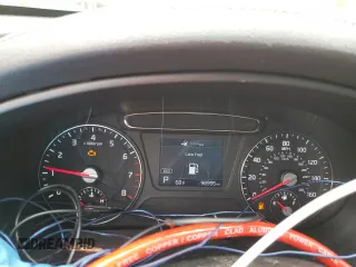 2020 Kia Sorento S z VIN 5XYPG4A5XLG612720, wystawiony jako Copart lot #55496335 z przebiegiem 98 995 mil mil oraz Czysty tytuł • Clean title. Historia ofert i sprzedaży dostępna na DreamBid. Obrazek 9.