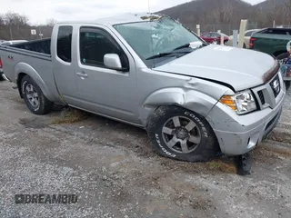 2010 Nissan Frontier SE z VIN 1N6AD0CW1AC413258, wystawiony jako IAAI lot #41145626 z przebiegiem 79 503 mil mil oraz . Historia ofert i sprzedaży dostępna na DreamBid. Obrazek 1.