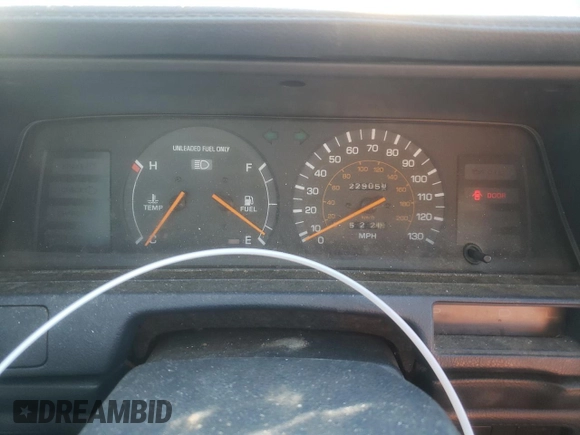 1991 Toyota Camry DLX z VIN 4T1SV21E2MU451022, wystawiony jako Copart lot #45333385 z przebiegiem 229 058 mil mil oraz Szkoda całkowita • Salvage title. Historia ofert i sprzedaży dostępna na DreamBid. Obrazek 9.