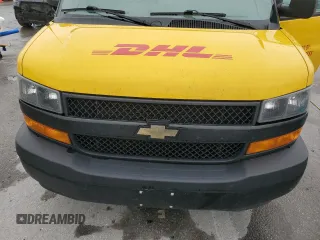 2021 Chevrolet Express Cargo z VIN 1GCWGAFP4M1173729, wystawiony jako Copart lot #55138625 z przebiegiem 180 201 mil mil oraz Tytuł czysty. Historia ofert i sprzedaży dostępna na DreamBid. Obrazek 11.