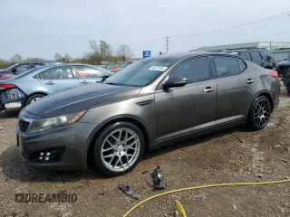 2012 Kia Optima EX z VIN 5XXGN4A75CG028348, wystawiony jako Copart lot #54672555 z przebiegiem 152 998 mil mil oraz Szkoda całkowita • Salvage title. Historia ofert i sprzedaży dostępna na DreamBid. Obrazek 1.