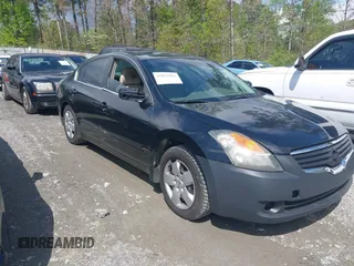 2007 Nissan Altima 2.5 with VIN 1N4AL21E27C111794, listed as a IAAI auction lot 42027082 with 185,656 mi miles. Bid and sale history available at carsss.com. Image 1.