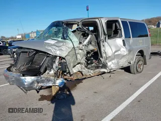 2006 Chevrolet Express Passenger z VIN 1GAHG35U661107013, wystawiony jako IAAI lot #40902703 z przebiegiem Nie podano mil oraz . Historia ofert i sprzedaży dostępna na DreamBid. Obrazek 17.