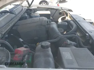 2010 Chevrolet Suburban LT z VIN 1GNUCJE04AR251342, wystawiony jako IAAI lot #42851505 z przebiegiem 243 731 mil mil oraz . Historia ofert i sprzedaży dostępna na DreamBid. Obrazek 12.