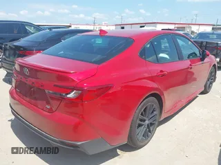2025 Toyota Camry LE z VIN 4T1DAACK9SU100106, wystawiony jako IAAI lot #42390449 z przebiegiem 8 343 mil mil oraz . Historia ofert i sprzedaży dostępna na DreamBid. Obrazek 4.