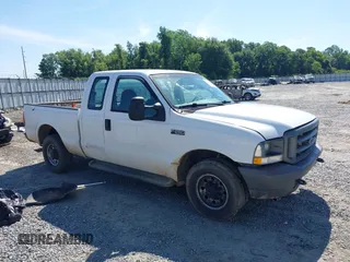 2004 Ford F-250 XL z VIN 1FTNX20L94EB54576, wystawiony jako IAAI lot #42345311 z przebiegiem 176 877 mil mil oraz . Historia ofert i sprzedaży dostępna na DreamBid. Obrazek 1.