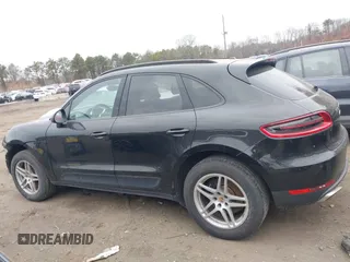 2018 Porsche Macan with VIN WP1AA2A59JLB20286, listed as a IAAI auction lot 41286270 with 64,664 mi miles. Bid and sale history available at carsss.com. Image 14.