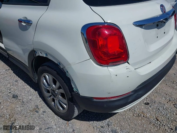 2016 FIAT 500X Easy with VIN ZFBCFXBT7GP366957, listed as a IAAI auction lot 41885538 with 96794 miles. Bid and sale history available at carsss.com. Image 6.