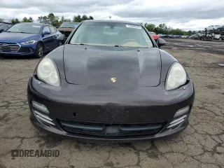 2010 Porsche Panamera S z VIN WP0AB2A7XAL062303, wystawiony jako Copart lot #57880055 z przebiegiem 137 131 mil mil oraz Szkoda całkowita • Salvage title. Historia ofert i sprzedaży dostępna na DreamBid. Obrazek 5.