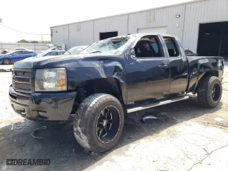 2011 Chevrolet Silverado 1500 LT with VIN 1GCRCSE0XBZ109180, listed as a Copart auction lot 51094315 with 384,381 mi miles and Non Repairable. Bid and sale history available at carsss.com. Image 1.