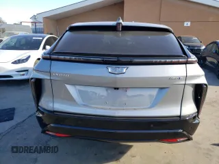 2024 Cadillac LYRIQ Sport z VIN 1GYKPTRK5RZ107588, wystawiony jako Copart lot #75906234 z przebiegiem 8 369 mil mil oraz Szkoda całkowita • Salvage title. Historia ofert i sprzedaży dostępna na DreamBid. Obrazek 6.