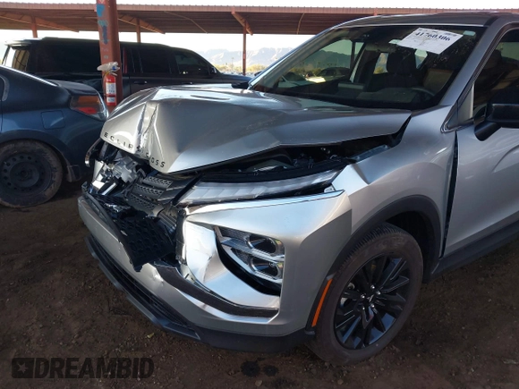 2024 Mitsubishi Eclipse Cross LE z VIN JA4ATVAA8RZ062944, wystawiony jako IAAI lot #41760306 z przebiegiem 8 755 mil mil oraz . Historia ofert i sprzedaży dostępna na DreamBid. Obrazek 6.